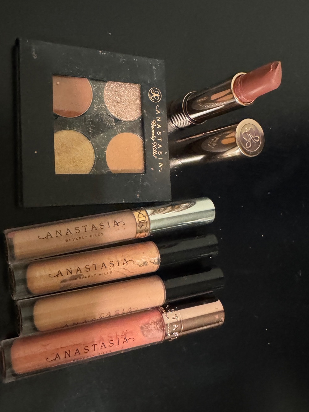 Anastasia Beverly Hills Nude & Gold Lipstick and Lip Gloss Set 6 pices